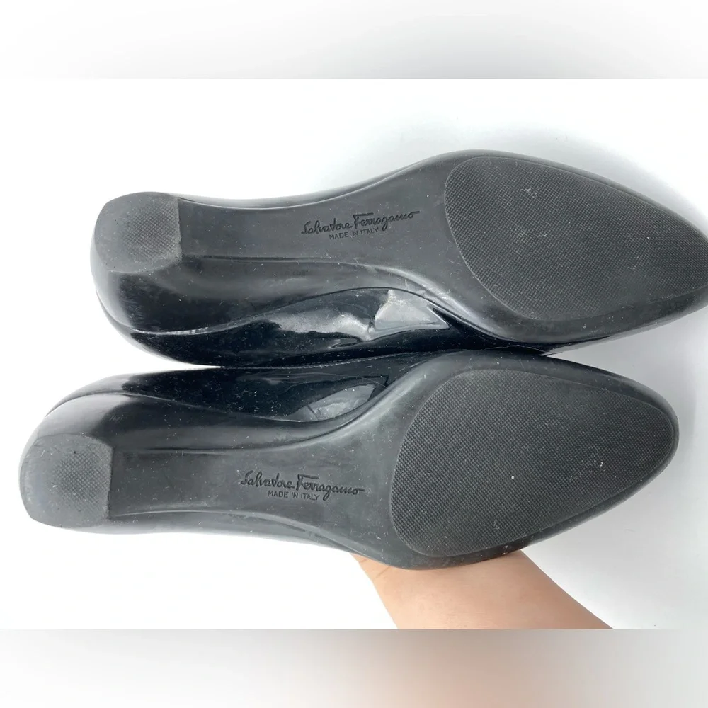 SALVATORE FERRAGAMO BLACK HEELS SIZE 6